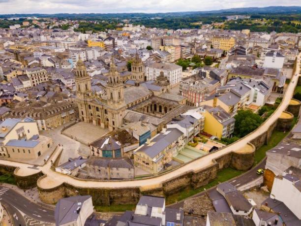 Apartamento Dentro De Muralla Y Parking Gratuito En Pleno Centro Lugo Eksteriør bilde