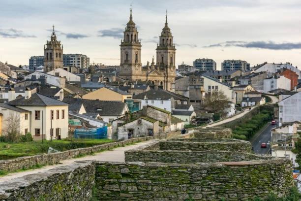 Apartamento Dentro De Muralla Y Parking Gratuito En Pleno Centro Lugo Eksteriør bilde